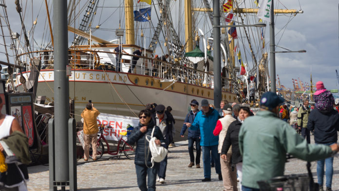 Ankunft Schulschiff Deutschland Q3138 (c) Helmut Gross_Erlebnis Bremerhaven GmbH