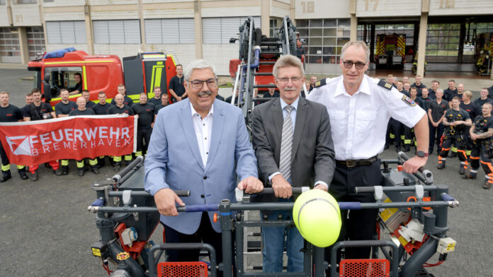 bergabe Dezernat Feuerwehr von Oberbürgermeister Melf Grantz an Peter Skusa