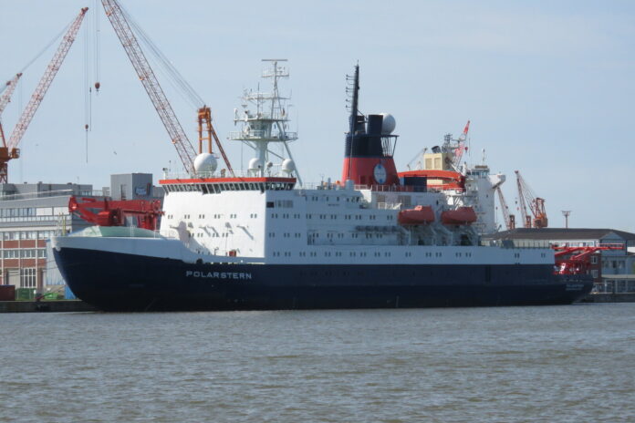 Polarstern.943610 Die Polarstern I hat in Bremerhaven ihren Heimathafen. Oberbürgermeister Melf Grantz begrüßt die Entscheidung des Bundes, ihr Nachfolgerschiff, die Polarstern II zu bauen. Die Polarstern I hat in Bremerhaven ihren Heimathafen. Oberbürgermeister Melf Grantz begrüßt die Entscheidung des Bundes, ihr Nachfolgerschiff, die Polarstern II zu bauen. ©Magistratspressestelle / Jens Hadel